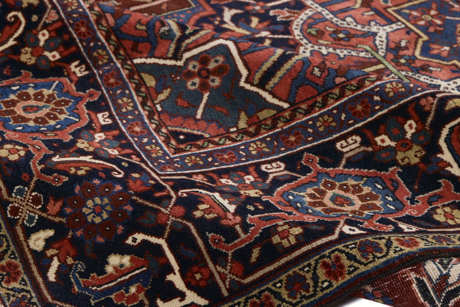 ANTIQUE PERSIAN HERIZ 7' 11" X 11' 11"