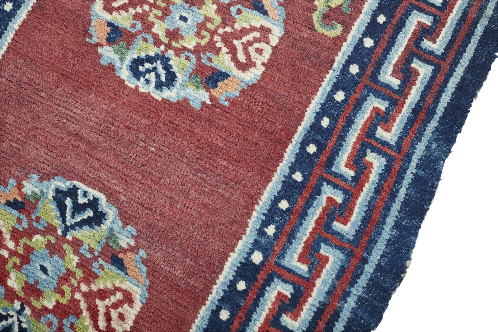 ANTIQUE TIBETAN TSANG-DHRUM 2' 4" x 4' 8" Mid 20th C Rug Detail 4