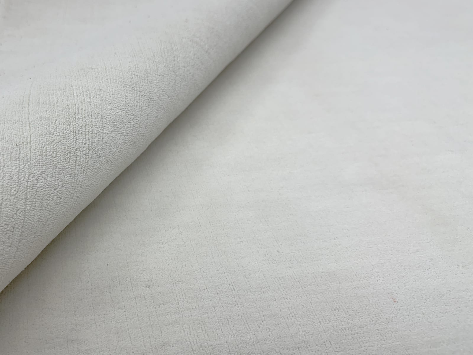 CASHMERE LUXE SOLID 6MM CUT PILE NATURAL WHITE