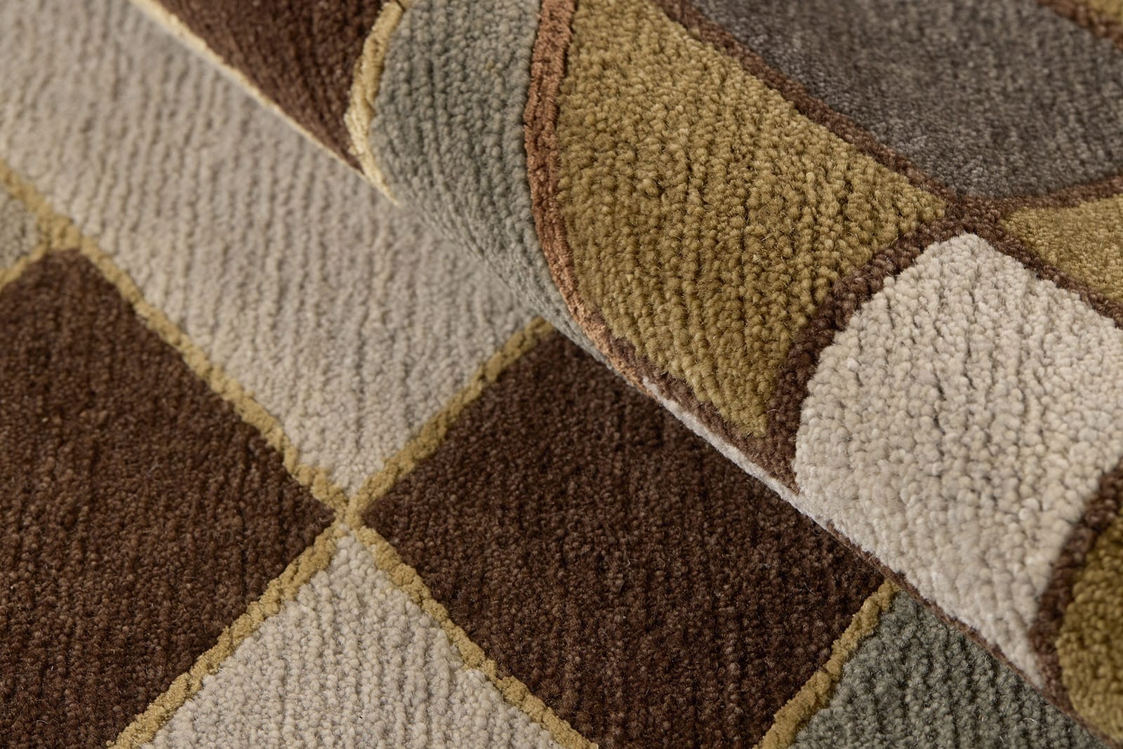 Geo Facet Natural Umber Detail 1