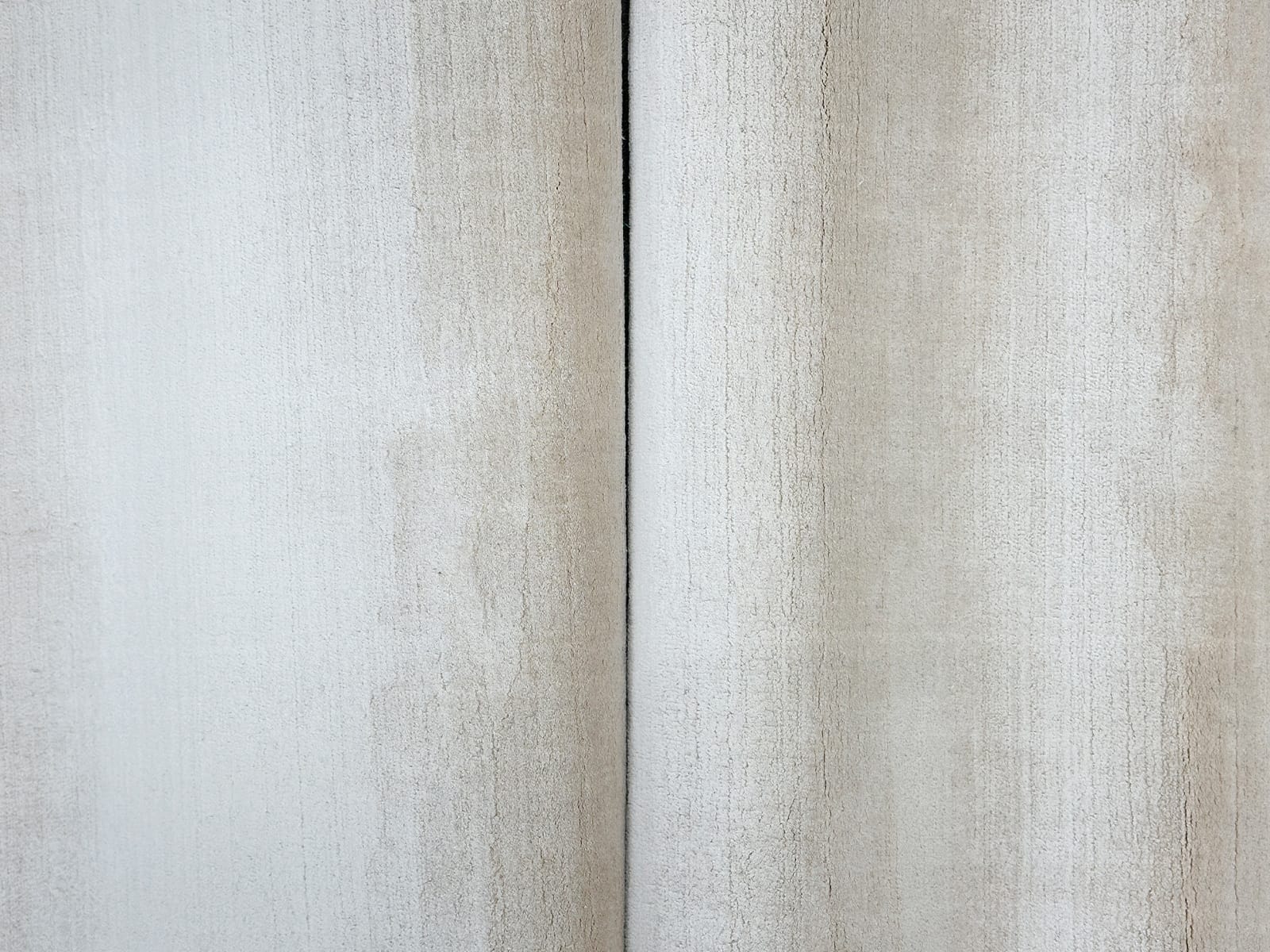 NATURAL SILK LUXE SOLID 6MM PILE NATURAL WHITE