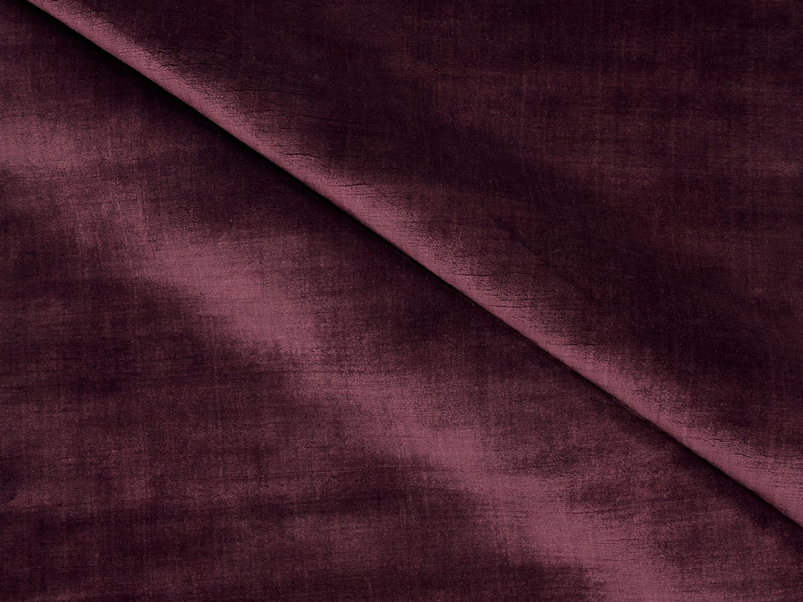 WOOL AND SILK LUXE SOLID 10MM CABERNET