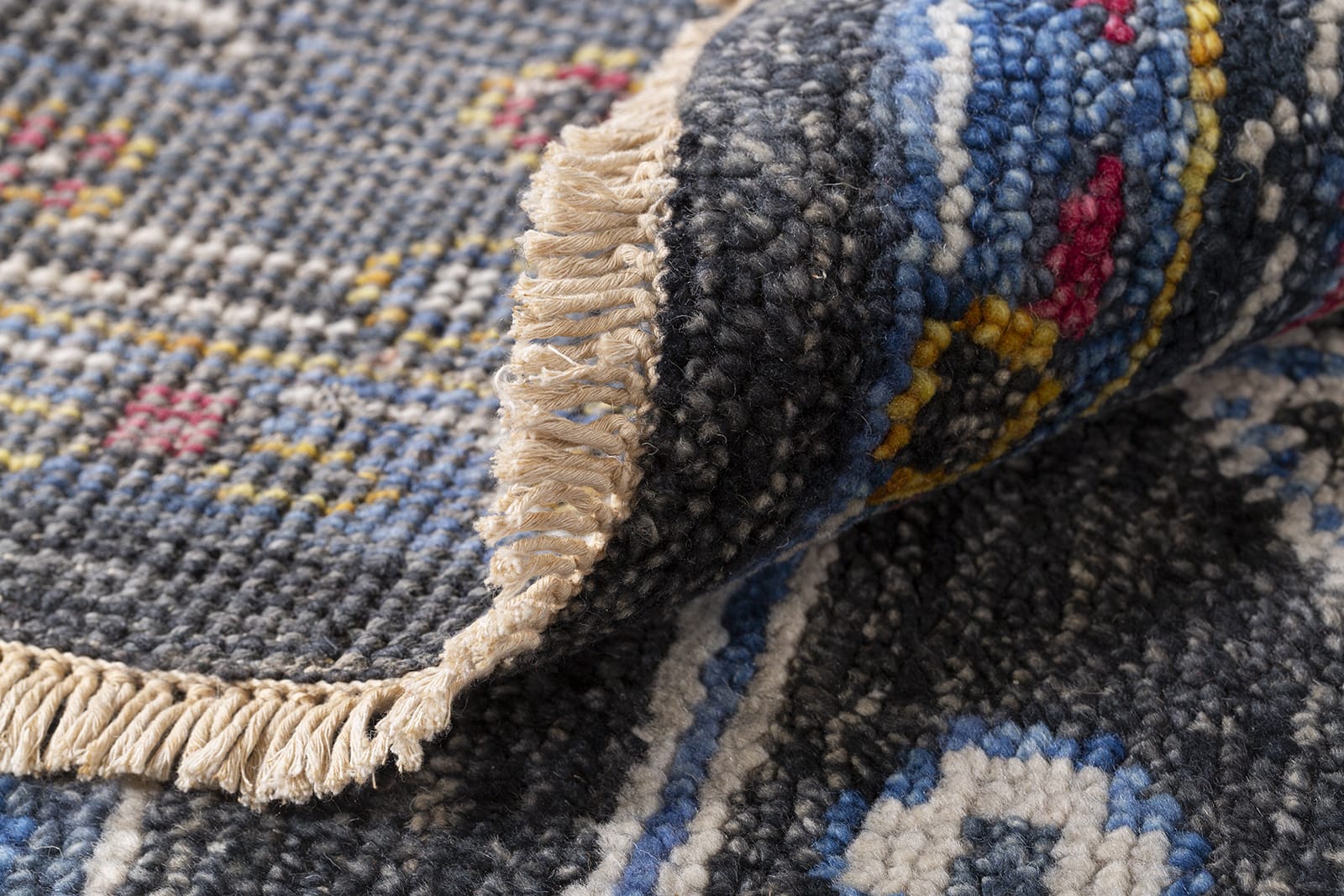 detail image of Bidjar II Midnight hand knotted area rug design by Tufenkian