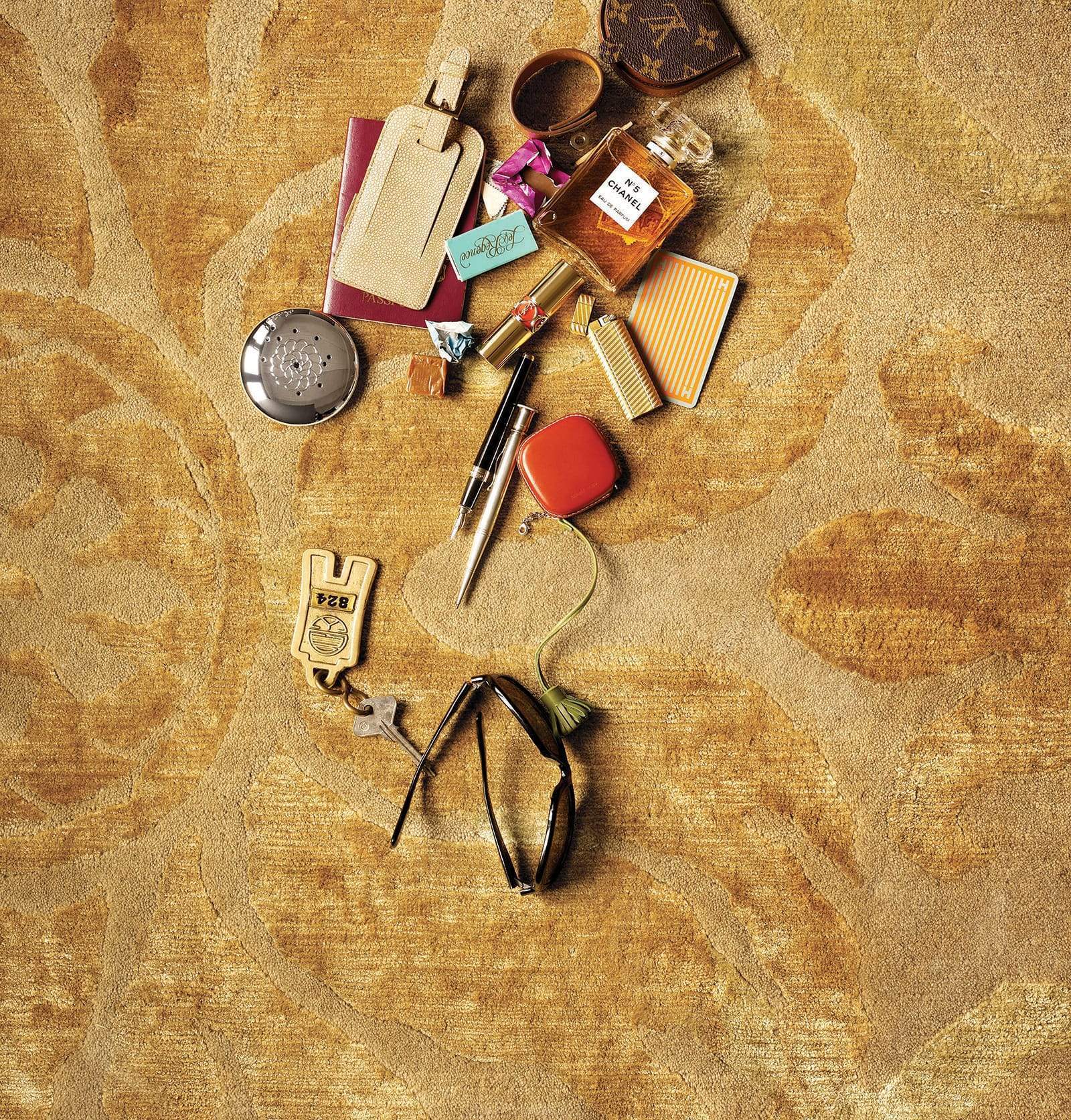 BROCADE VERSAILLES Lifestyle room-image Tufenkian Artisan Carpets