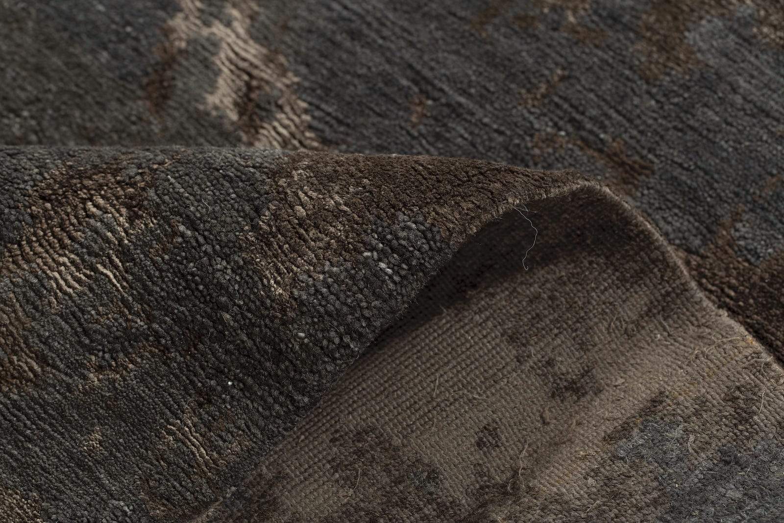 BUTTERFLY CHARCOAL COCO Product Tufenkian Artisan Carpets Lifestyle room-image