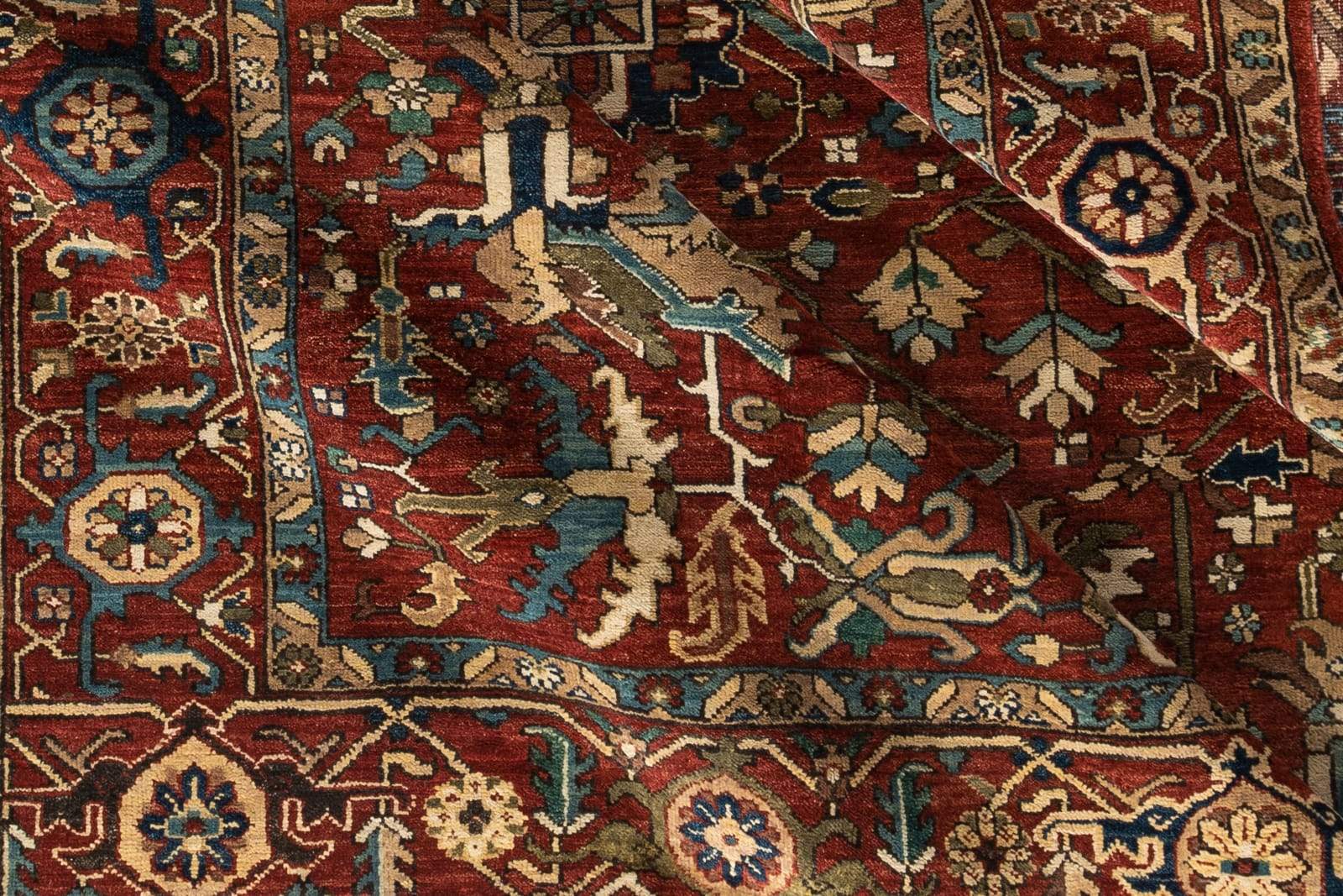CLASSIC HERIZ III RED Product Tufenkian Artisan Carpets