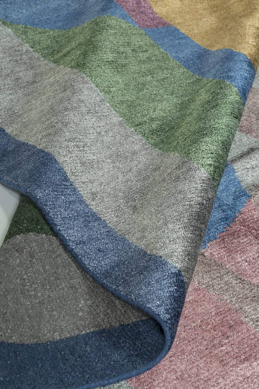 GILDED CABERNET Product Tufenkian Artisan Carpets