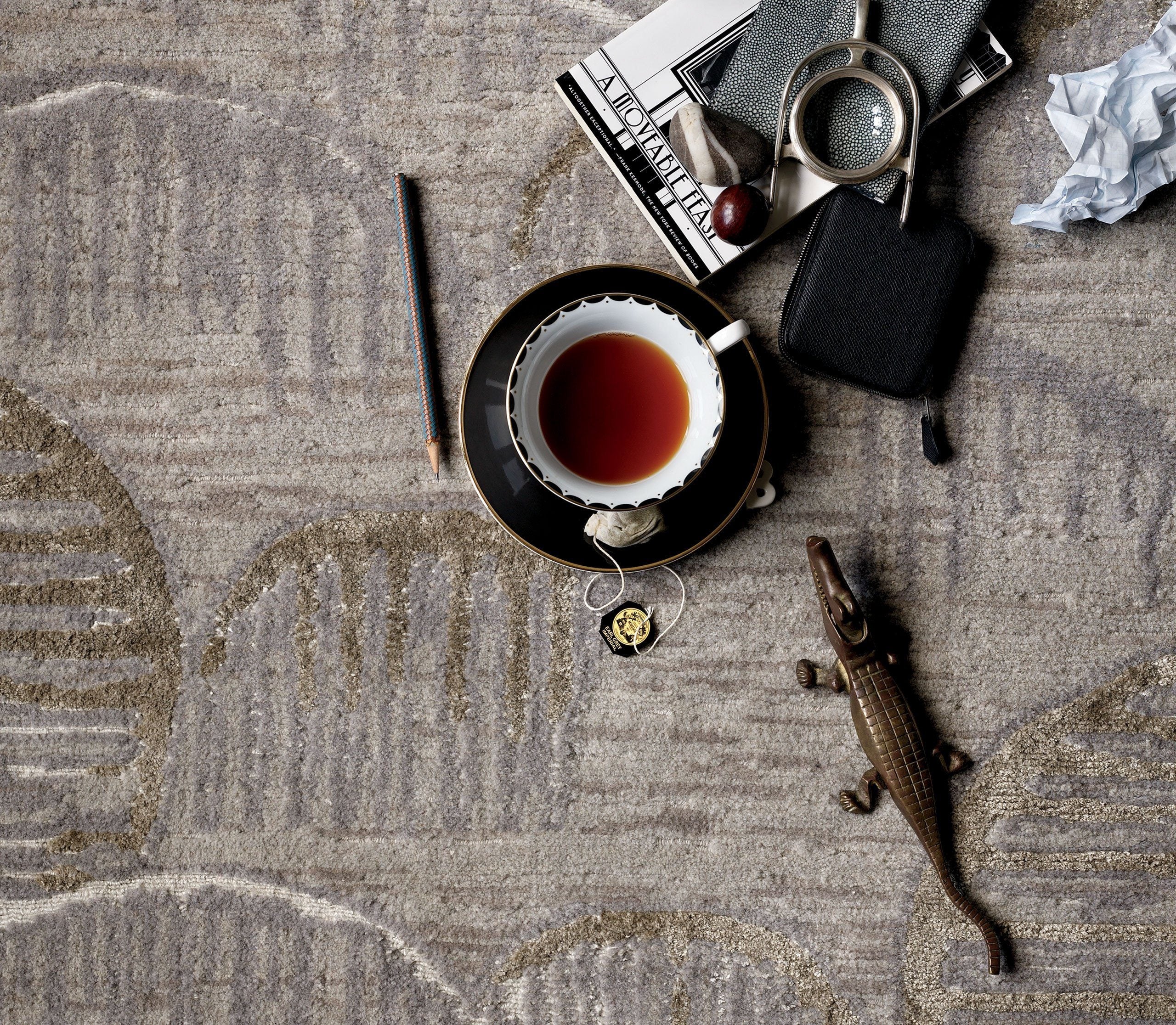 HEAVENLY SILVER Lifestyle room-image Tufenkian Artisan Carpets