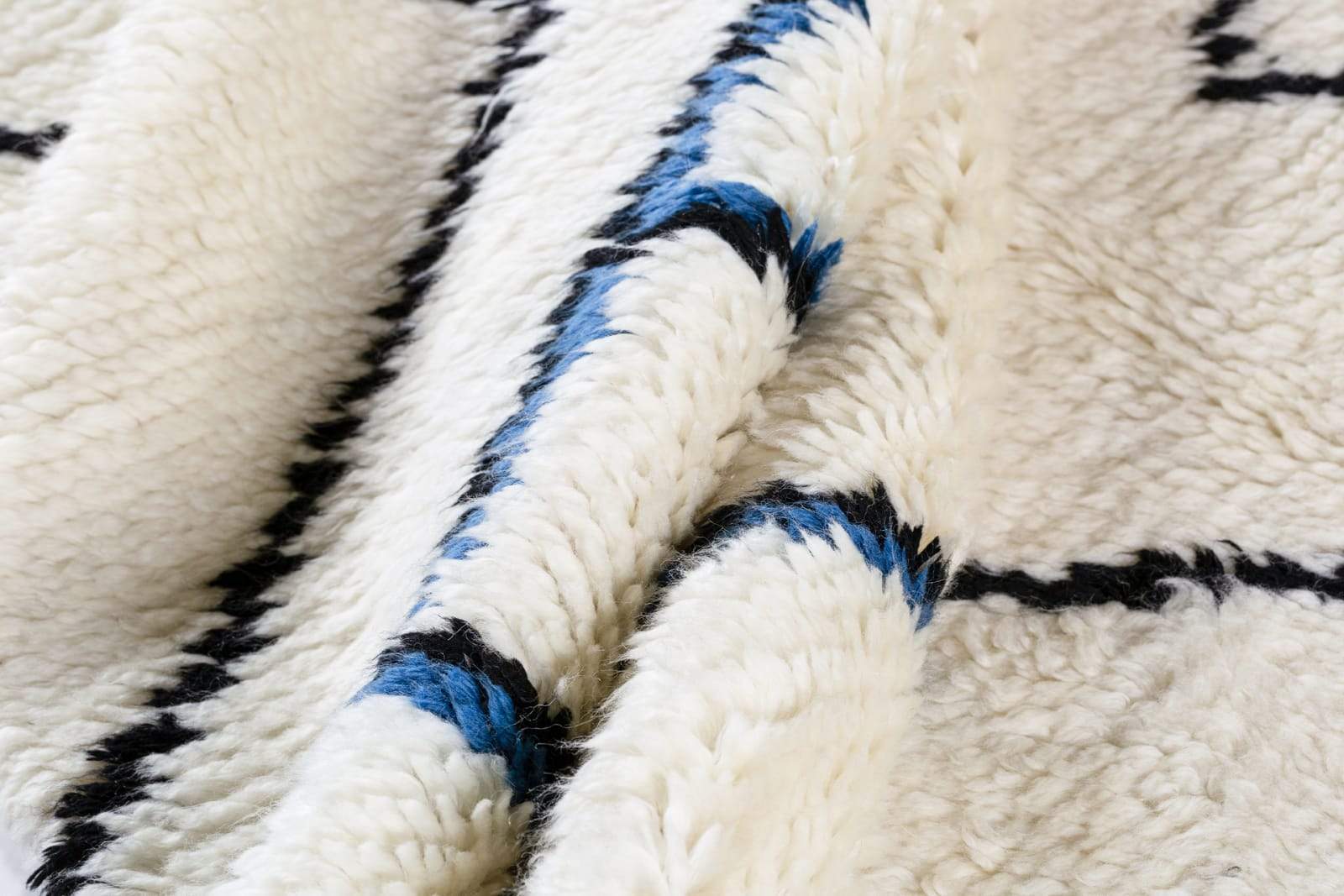 KUMO WHITE BLACK Product Tufenkian Artisan Carpets
