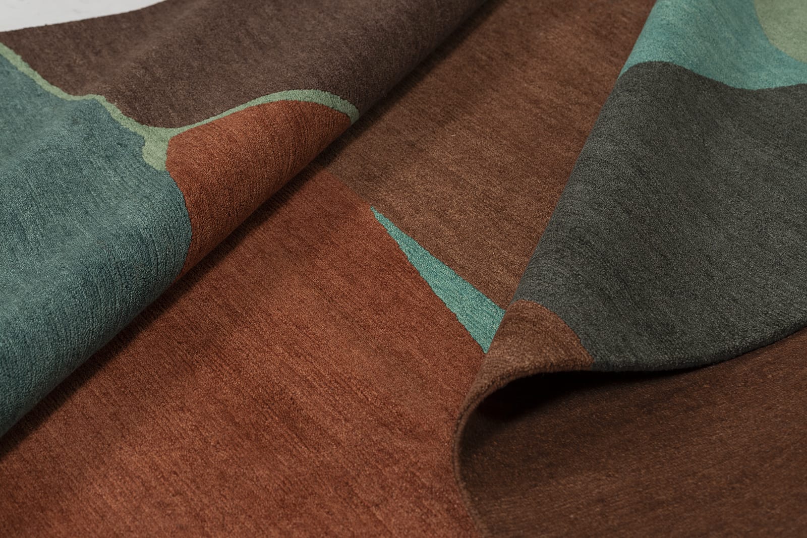 detail image of Palisade Glade hand knotted area rug design by Tufenkian