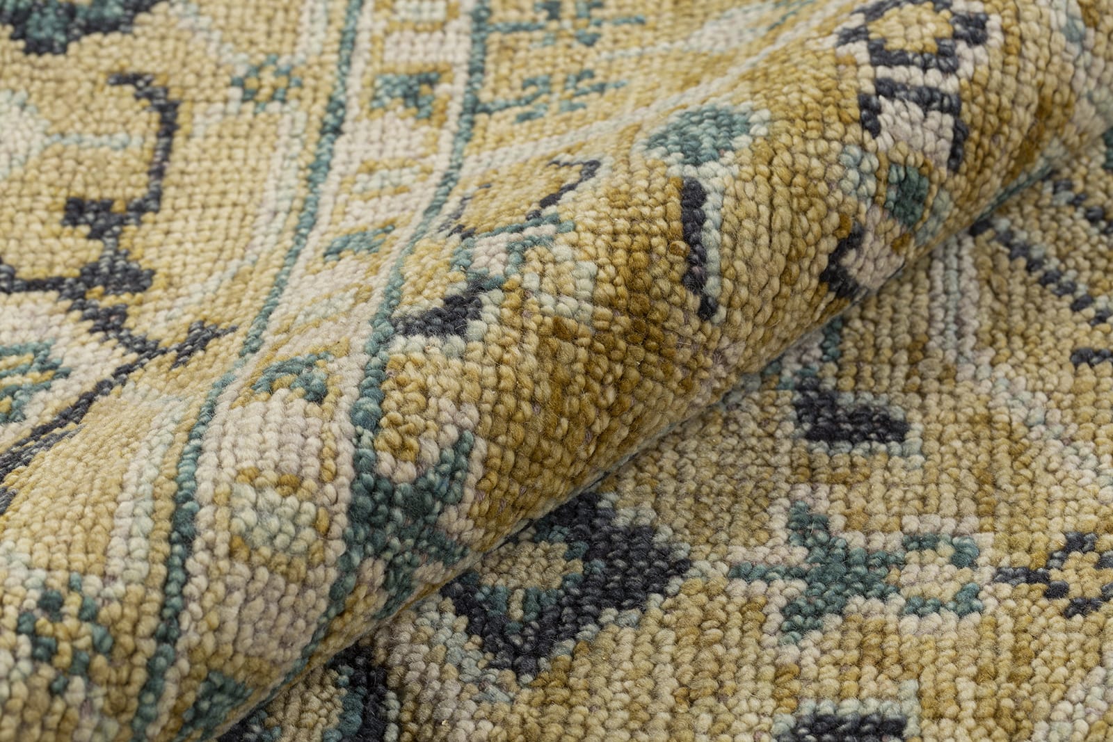 detail image of Persian Lattice Flax hand knotted area rug design by Tufenkian