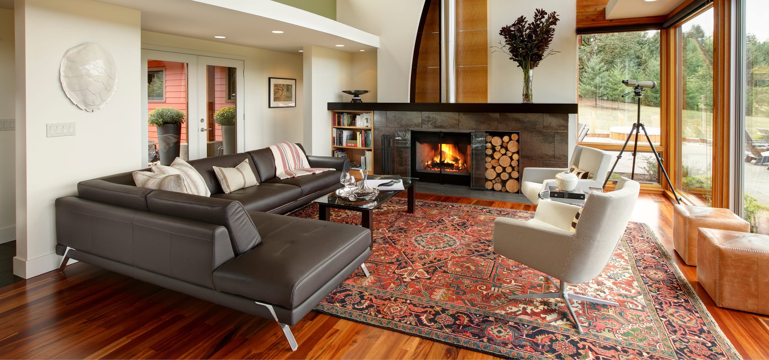 Heriz Rugs: Your Guide to These Durable, Hand-Woven Persian Carpets