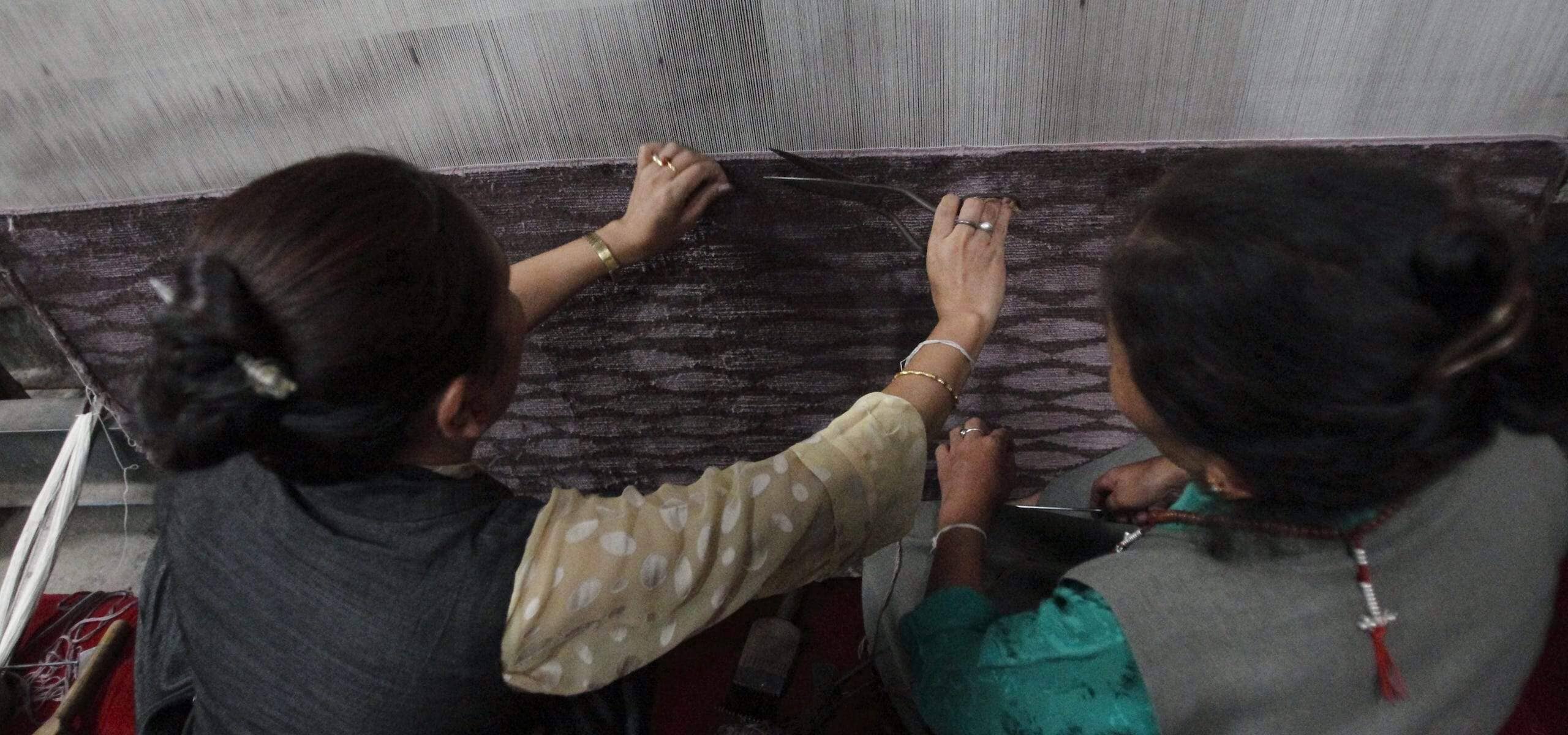 Why do Tufenkian’s handmade carpets vary in size