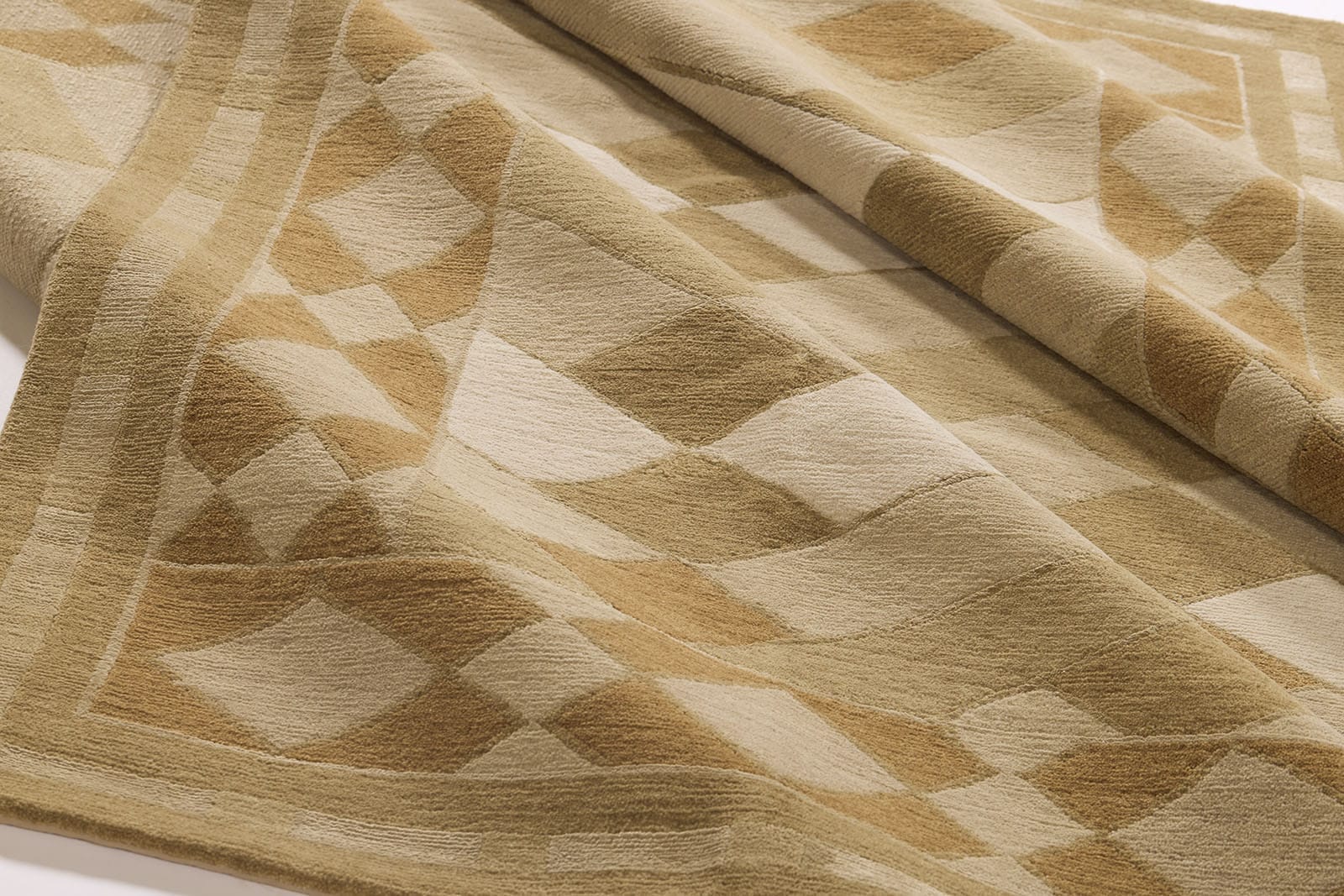 Geo Facet Honey Oat Detail 2