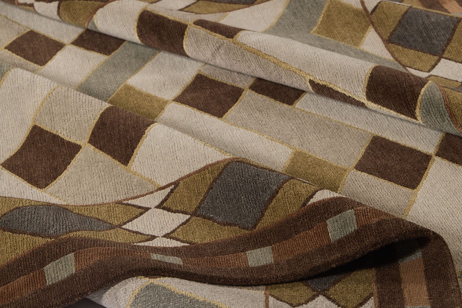 Geo Facet Natural Umber Detail 2