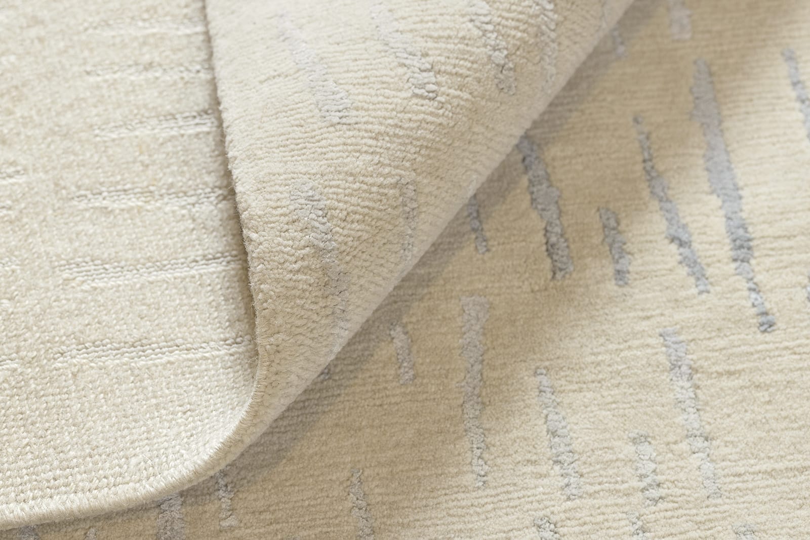 PRATI II ARCTIC Rug detail image