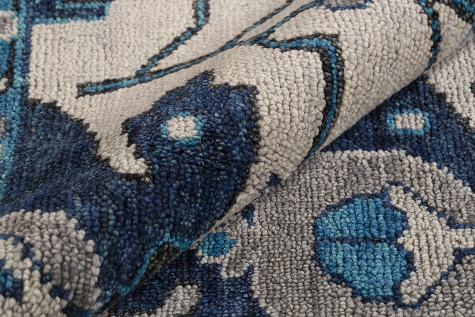 detail image of Bidjar II Arctic hand knotted area rug design by Tufenkian