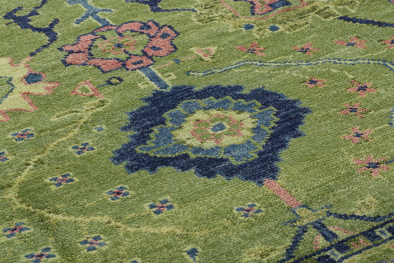 detail image of Donegal III Green hand knotted area rug design by Tufenkian