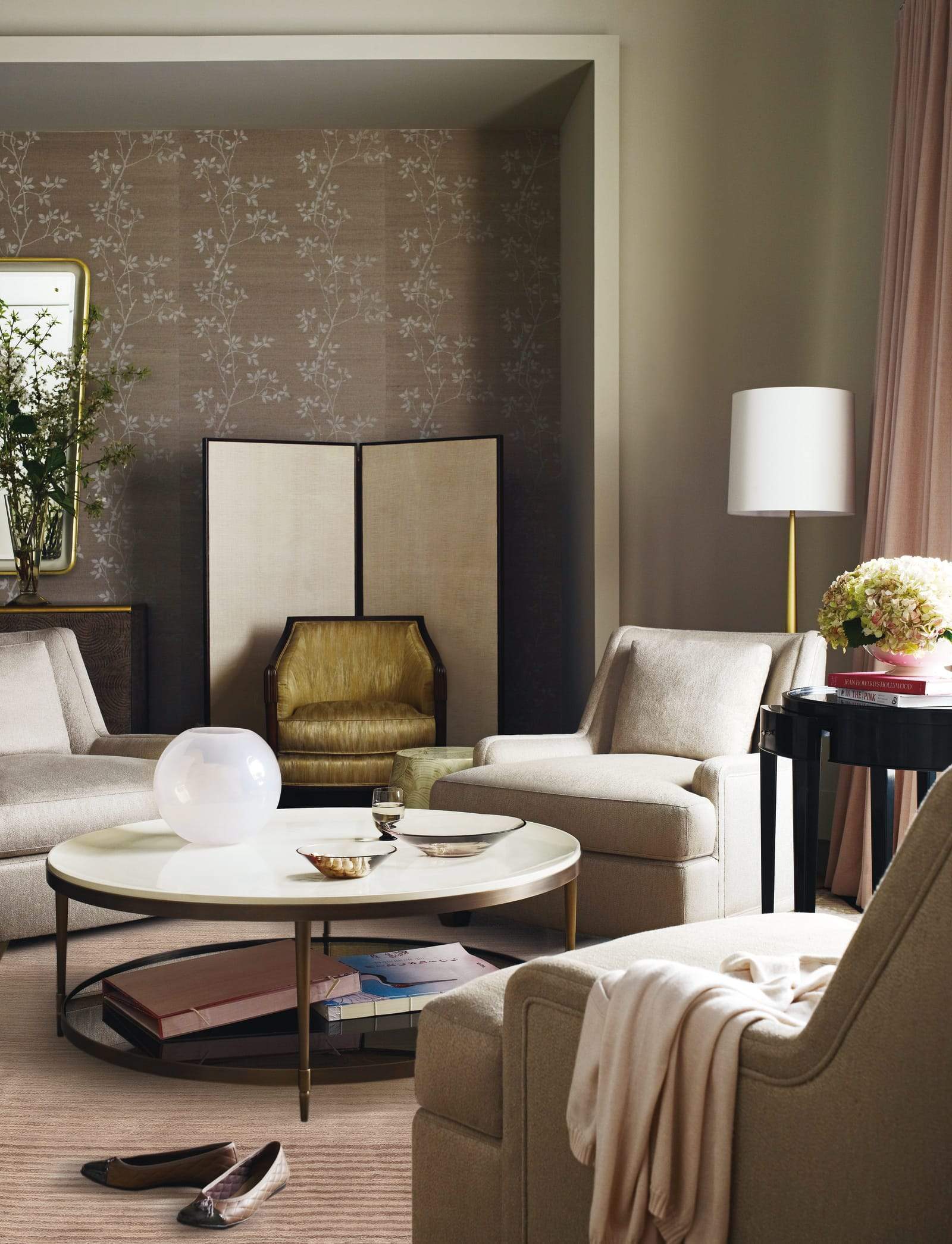 FINE LINE BLUSH Product Tufenkian Artisan Carpets Lifestyle room-image