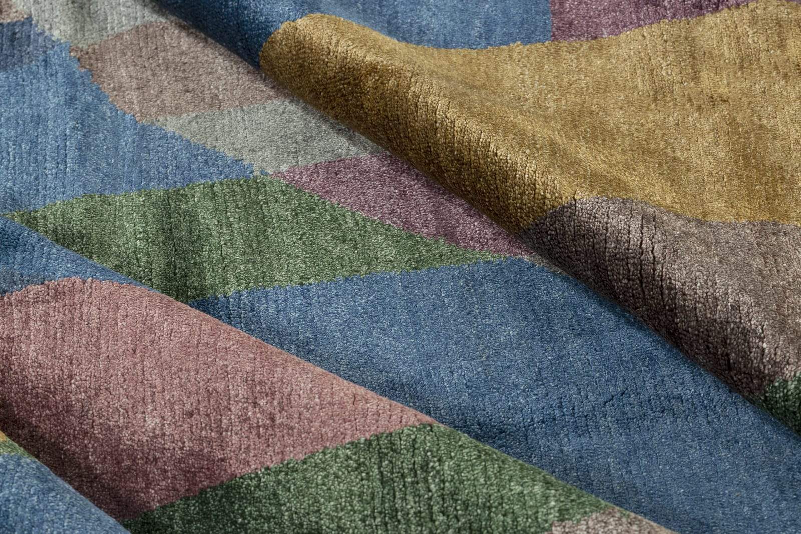 GILDED CABERNET Product Tufenkian Artisan Carpets 