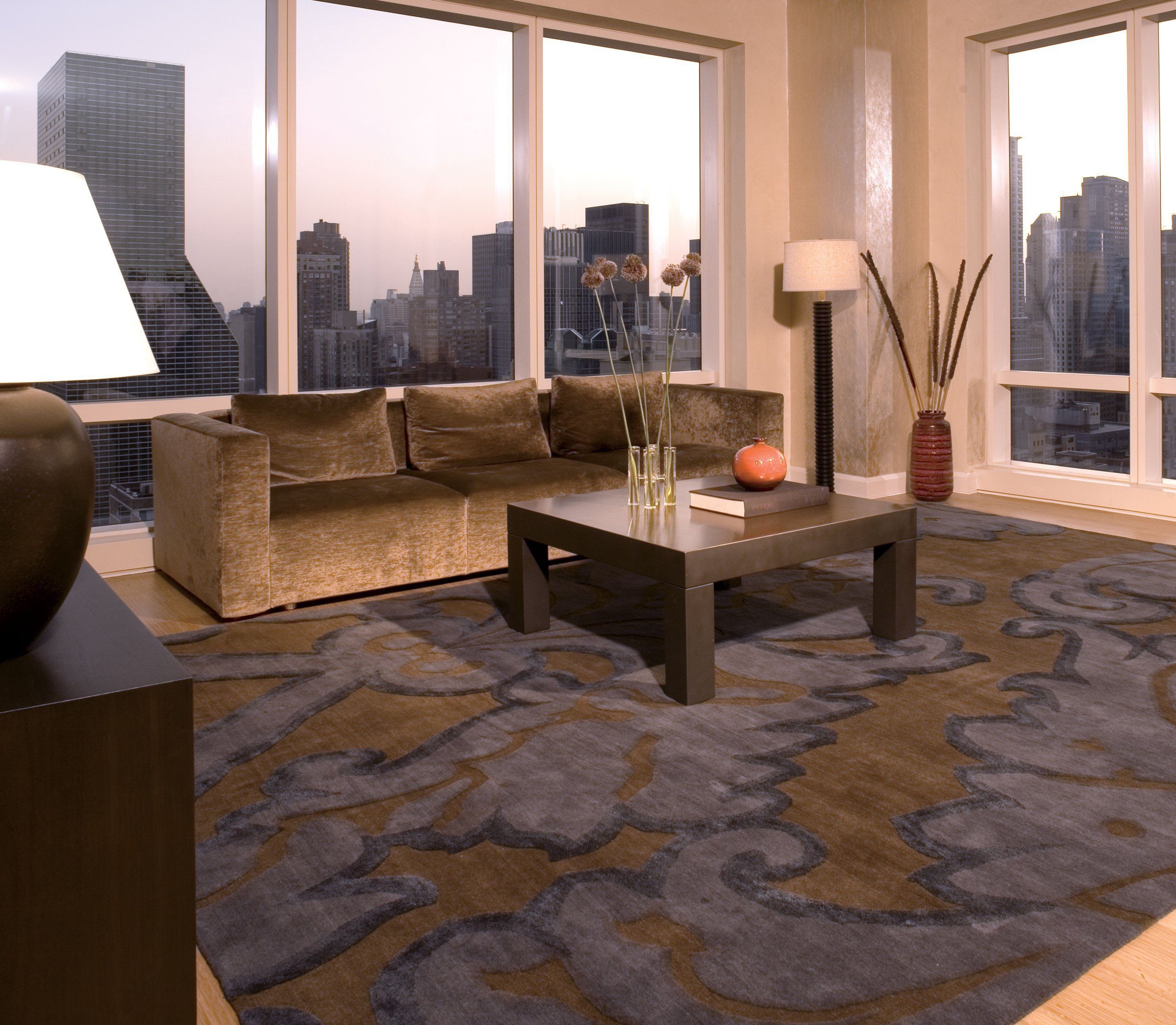 IMPLIED DAMASK MIDNIGHT Lifestyle room-image Tufenkian Artisan Carpets 