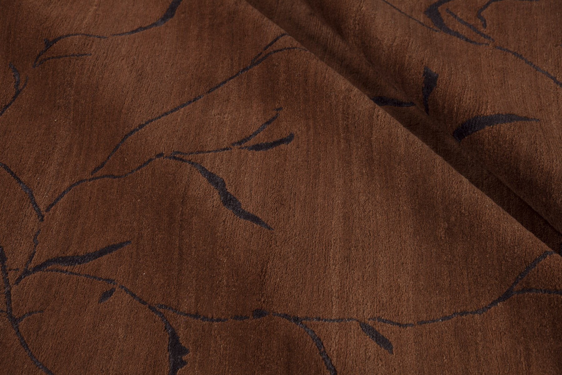 ICEPLUM W/ LINEN PAPRIKASH CUSTOM SAMPLE Product Tufenkian Artisan Carpets Lifestyle room-image