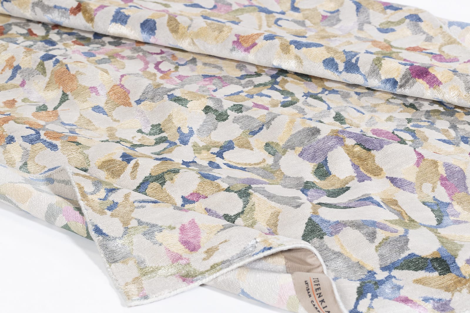 detail image of Petals Amber hand knotted area rug design by Tufenkian