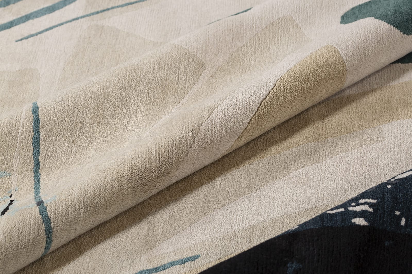 detail image of Plume Pine hand knotted area rug design by Tufenkian