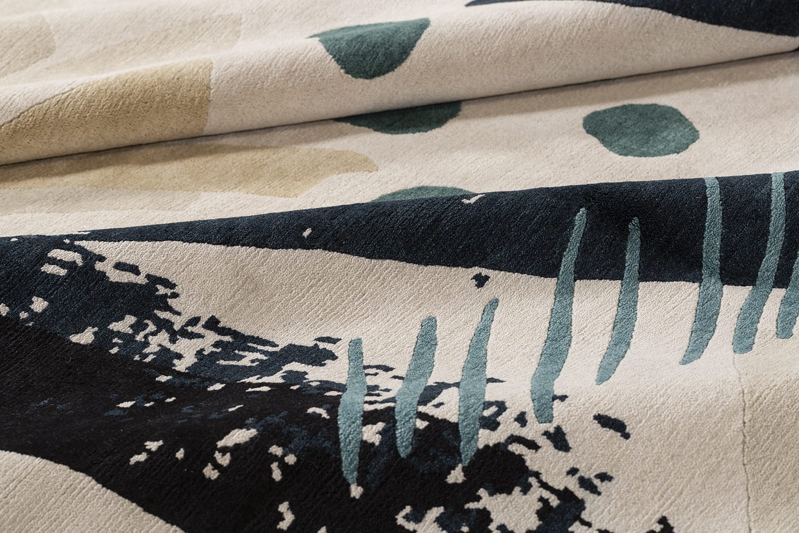 detail image of Plume Pine hand knotted area rug design by Tufenkian