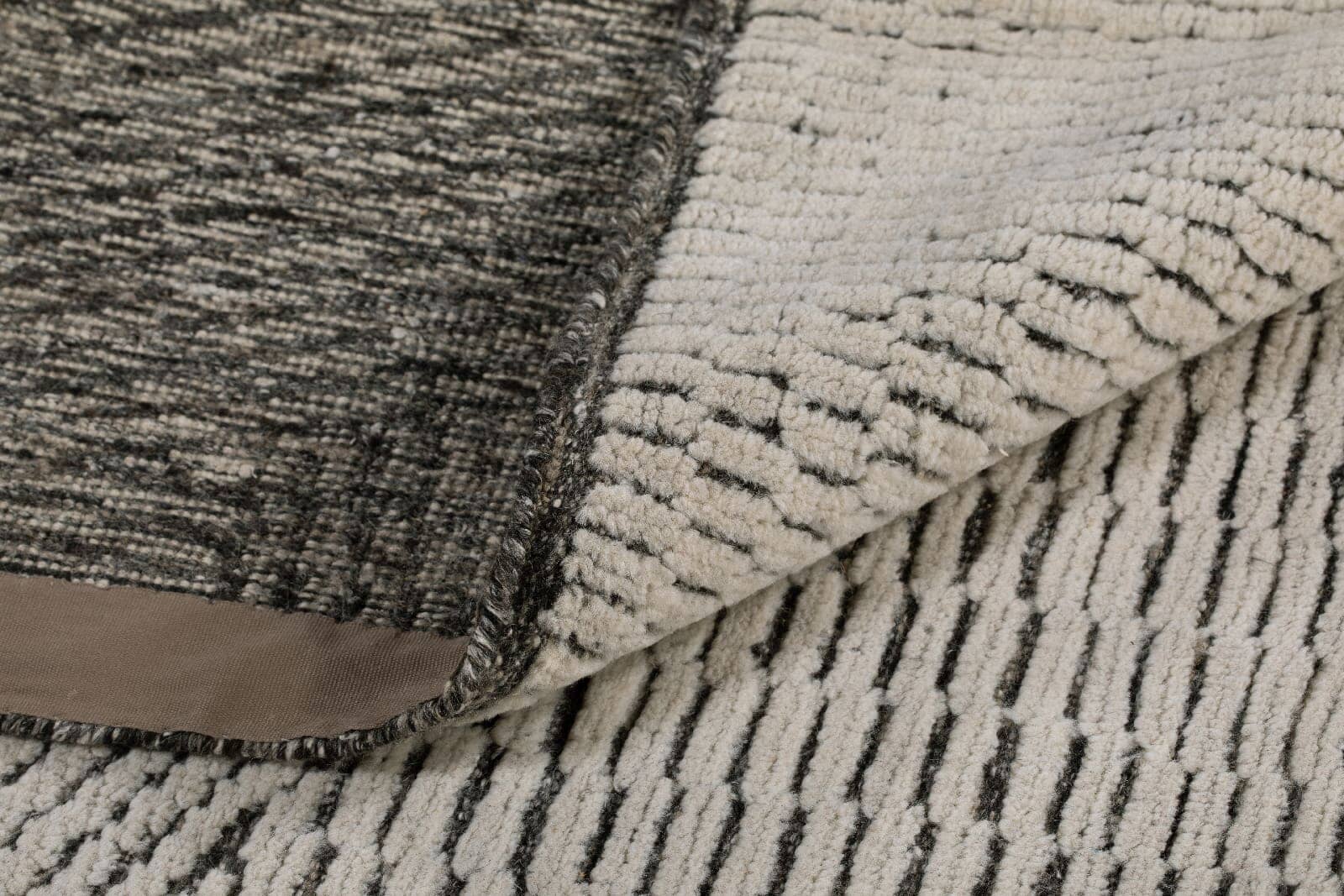 RHOMBUS IVORY CHARCOAL