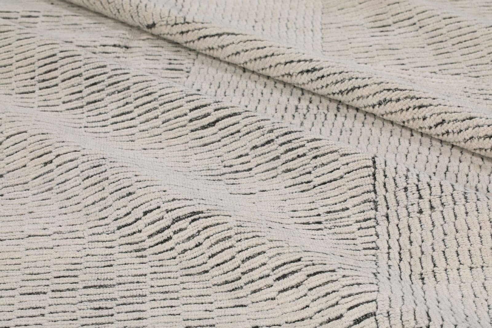 RHOMBUS IVORY CHARCOAL