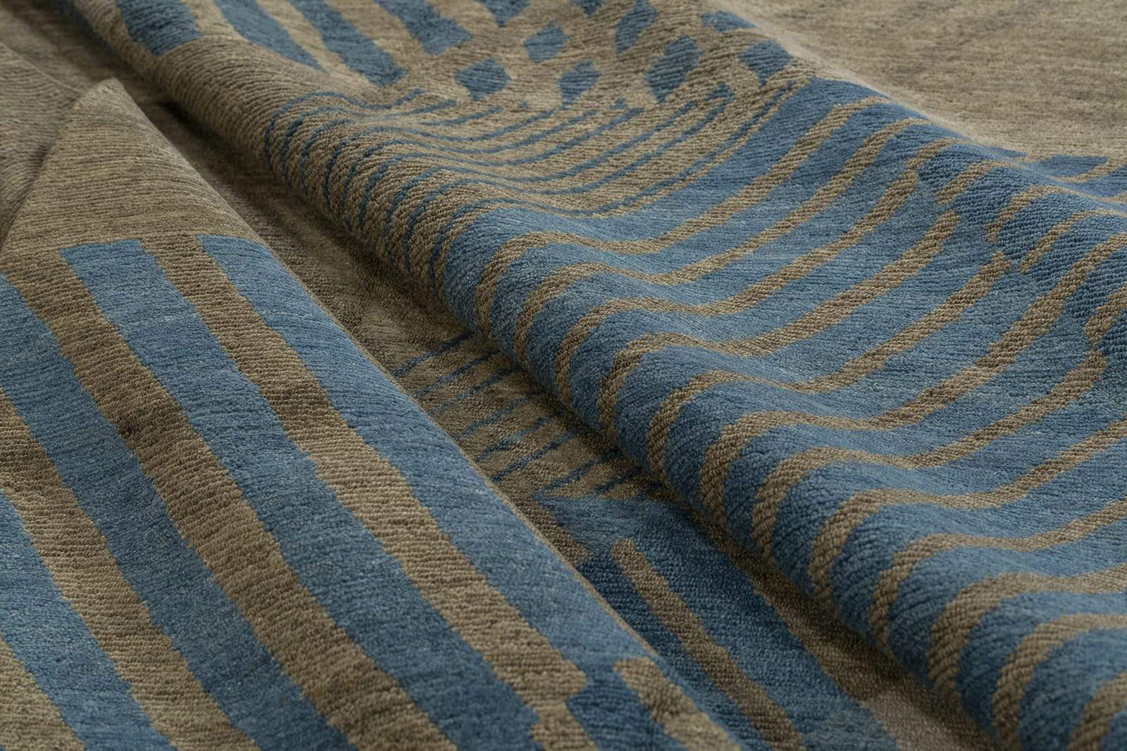 Detail shot of AALTO BLUE TRIANGLE STRIPE Product Tufenkian Artisan Carpets 